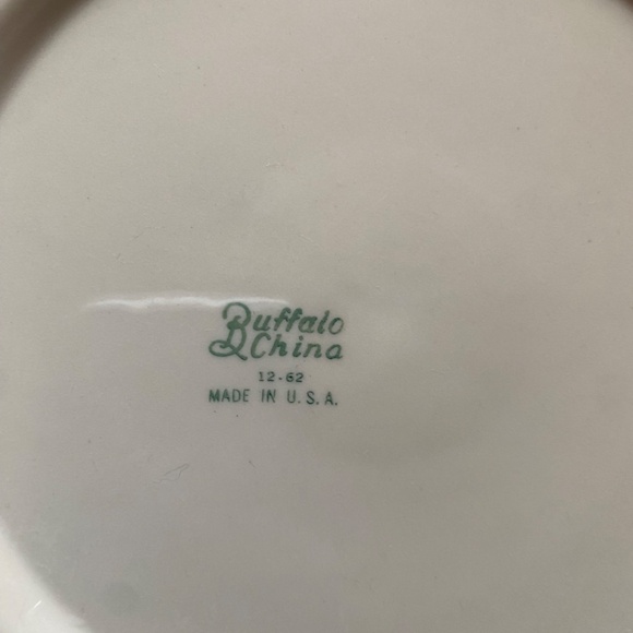 1960s Buffalo China 3 DINNER PLATES 9.5\